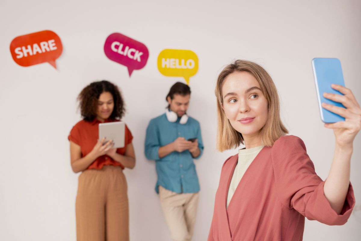 Shoppable Posts on Instagram and Facebook Under the Lens