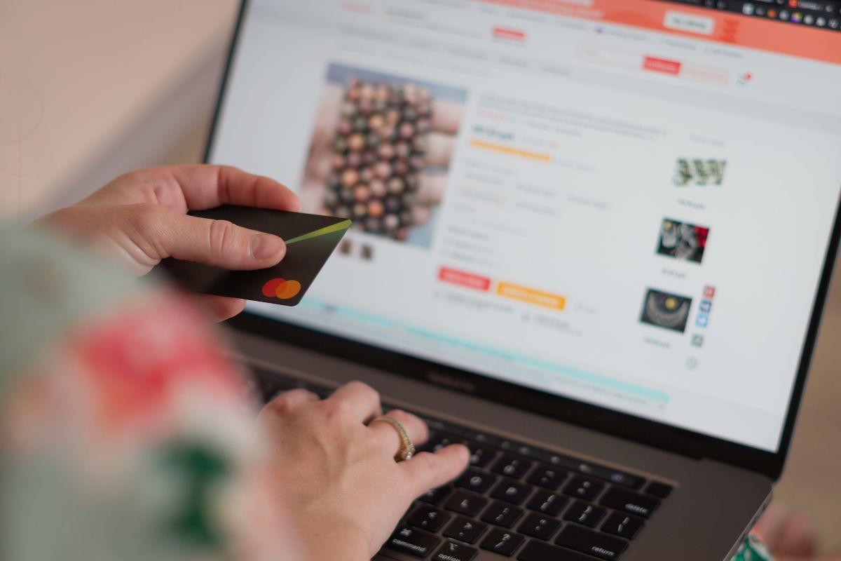 Seamless Social Checkout: Reality or Hype